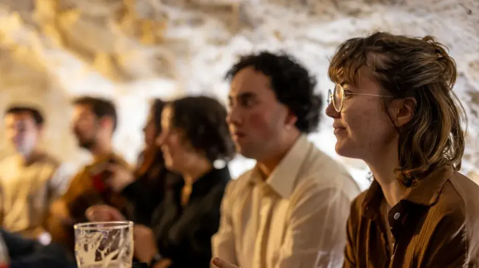 Étudiants jouant au Loup-garou